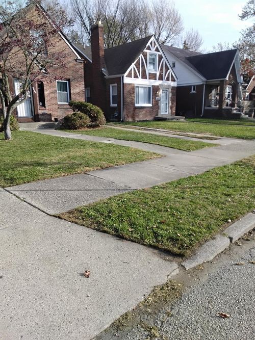 9444 Beaconsfield St, Detroit, MI, 48224-2850 | Card Image