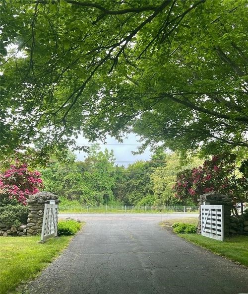 4458 Tower Hill Rd, South Kingstown, RI, 02879-2273 | Card Image