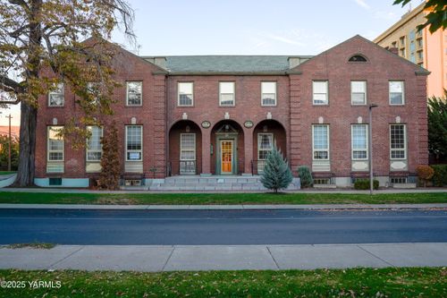 20-15 N Naches Ave, Yakima, WA, 98901-2712 | Card Image