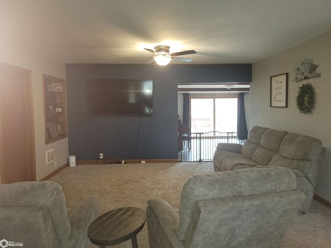 1020 W Broadway St, Home with 3 bedrooms, 2 bathrooms and 2 parking in Eagle Grove IA | Image 8