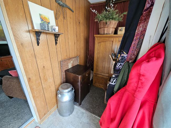 Front Porch/Unit 1 | Image 9