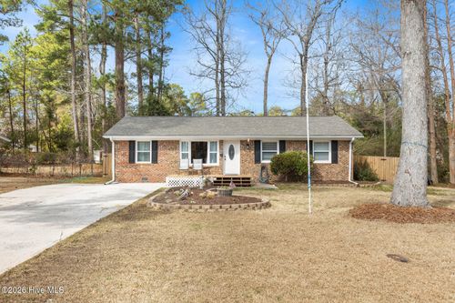 202 Pineview St, Havelock, NC, 28532-2334 | Card Image