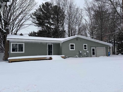 1913 W Ridge Street, Marquette, MI, 49855 | Card Image