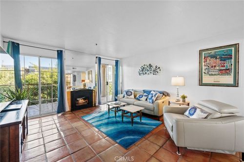 unit-304-801 Pine Ave, Long Beach, CA, 90813-5815 | Card Image