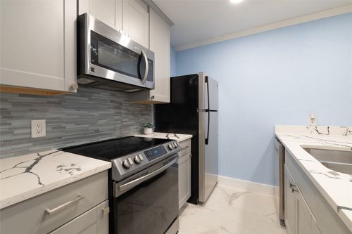 apt-102-6501 E Hill Dr, Austin, TX, 78731-4301 | Card Image