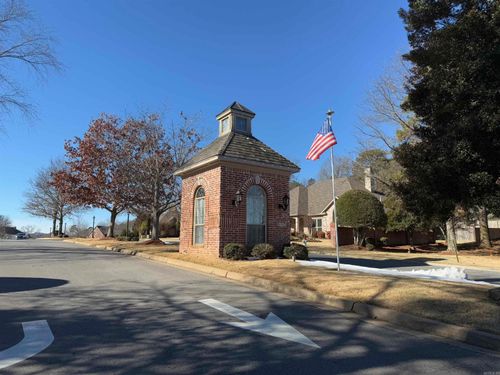 105 Navajo Trl, Maumelle, AR, 72113-5871 | Card Image