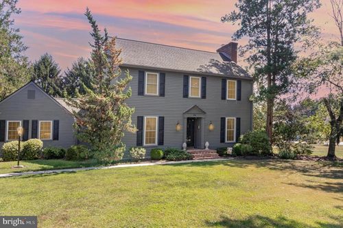 808 Wellington Dr, CARLISLE, PA, 17013-3560 | Card Image