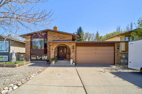 31 Red Crow Blvd W, Lethbridge, AB, T1K5J7 | Card Image