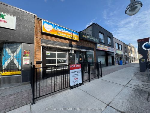 1602 Eglinton Ave W, York, ON, M6E2G8 | Card Image