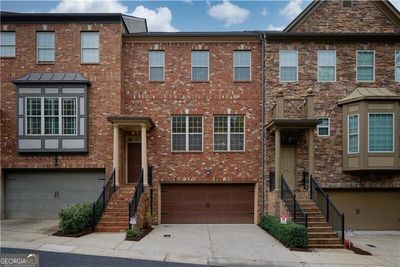 Beautiful townhome in gated community. | Image 1