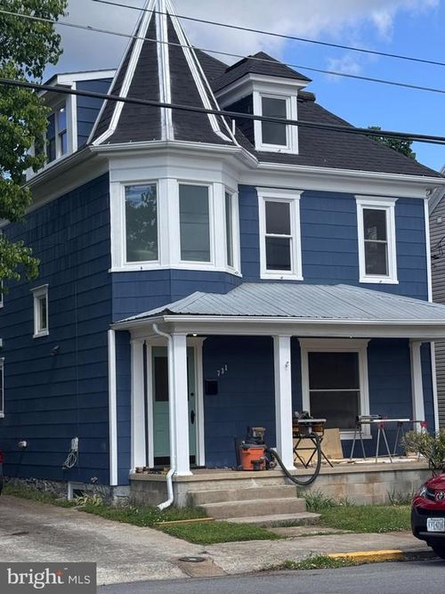 731 S Raleigh St, MARTINSBURG, WV, 25401-2139 | Card Image