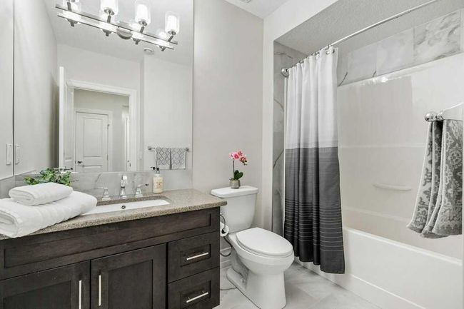 226 Artesia Gate, Home with 3 bedrooms, 4 bathrooms and 4 parking in Heritage Pointe AB | Image 39
