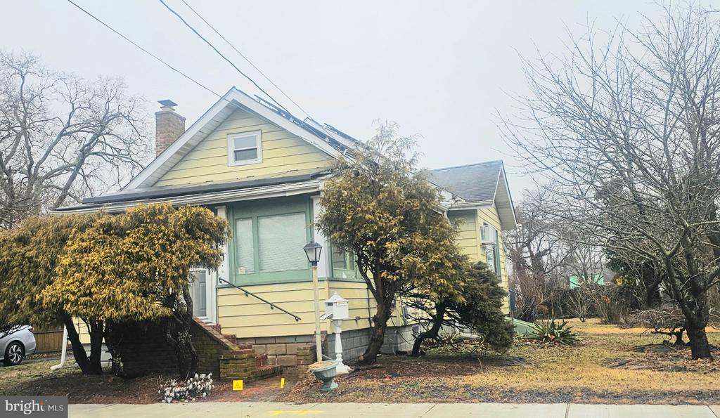 Residential in PLEASANTVILLE