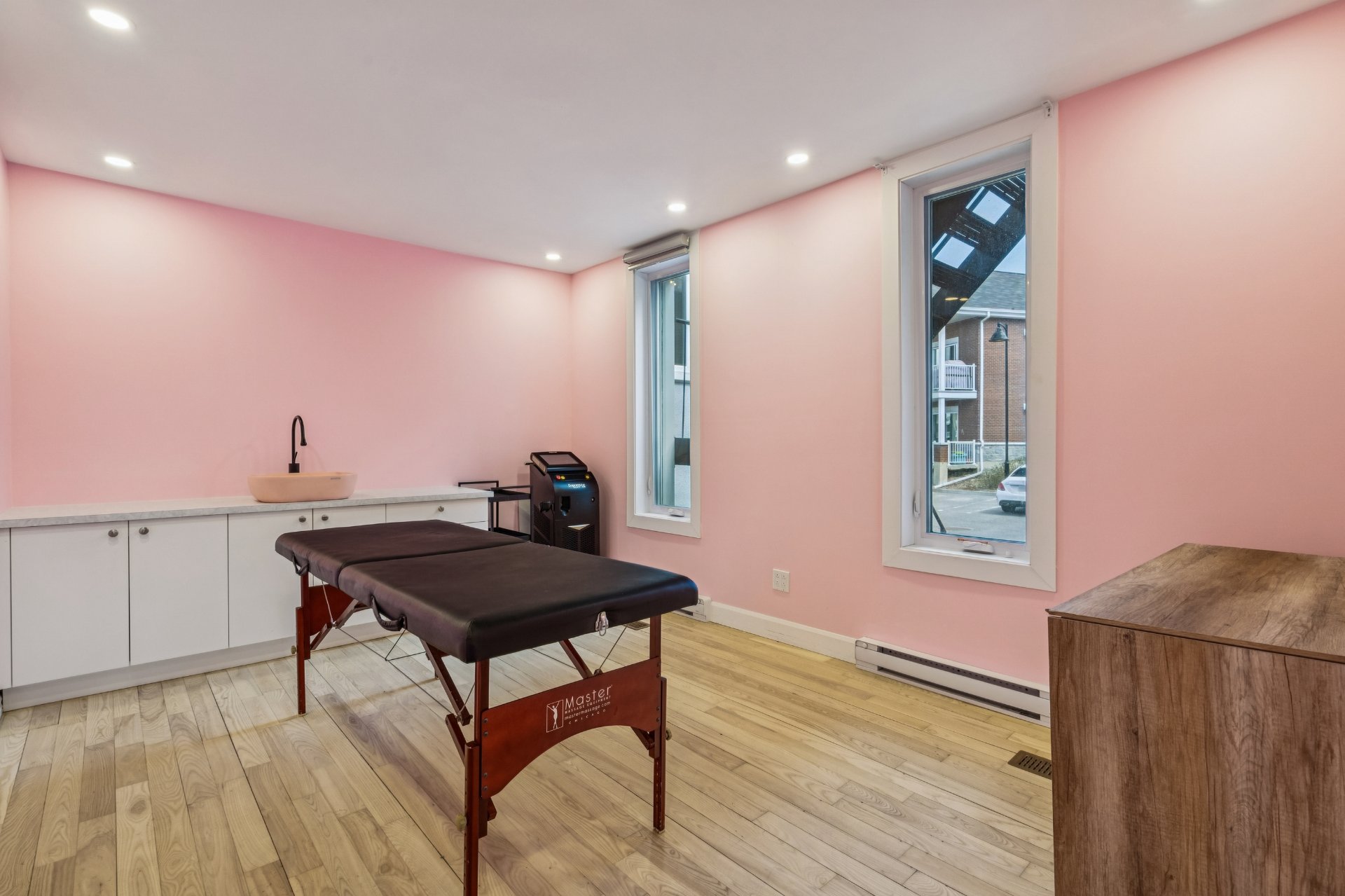 Commercial Lease in Laval (Sainte-Rose) 3