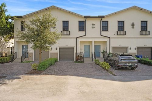 757 Sw 11th St, Florida City, FL, 33034-4890 | Card Image