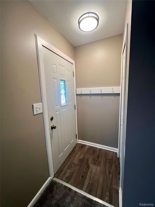 1762 Westbrooke Dr, Lapeer, MI, 48446-1264 | Card Image