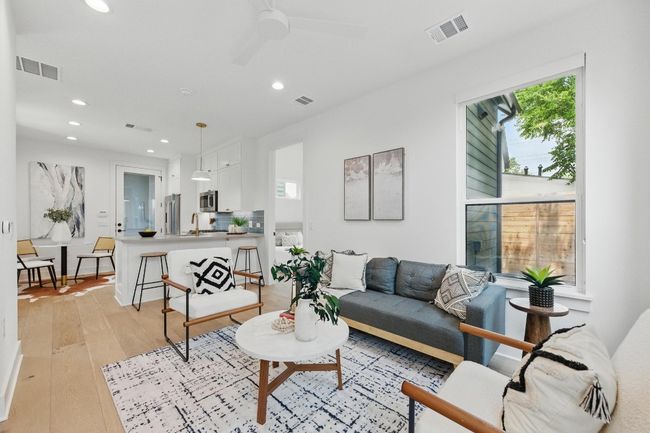 2 - 2105 Sl Davis Ave, House other with 3 bedrooms, 3 bathrooms and null parking in Austin TX | Image 7