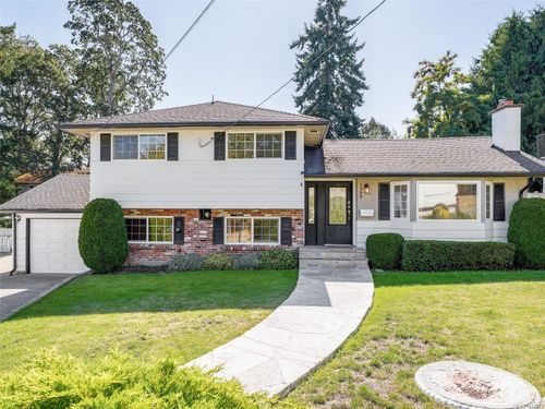 1565 Jasper Pl, Saanich, BC, V8P1N9 | Card Image