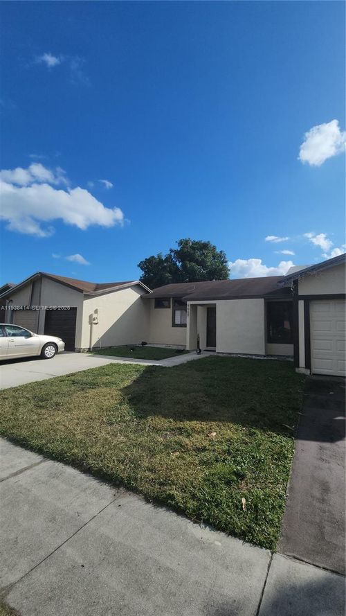 9660 W Elm Ln, Miramar, FL, 33025-2336 | Card Image