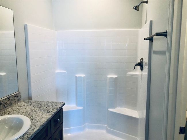 Bathroom | Image 12