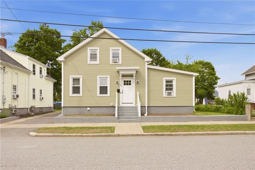 88 Grove Ave, East Providence, RI, 02914-4507 | Card Image