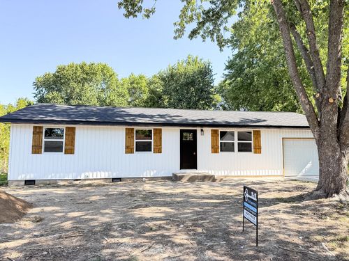 619 W Elm St, Aurora, MO, 65605-1834 | Card Image