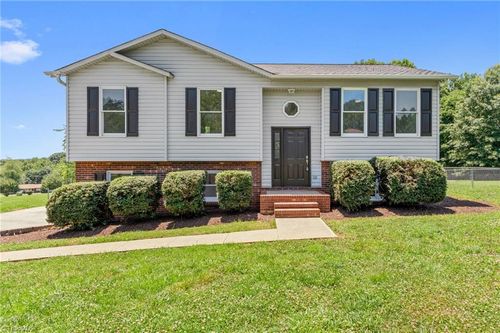 8210 Creedmoor Dr, Rural Hall, NC, 27045-9608 | Card Image