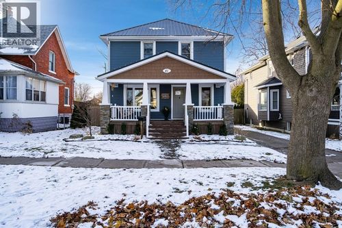 {{alt}} | Card Image