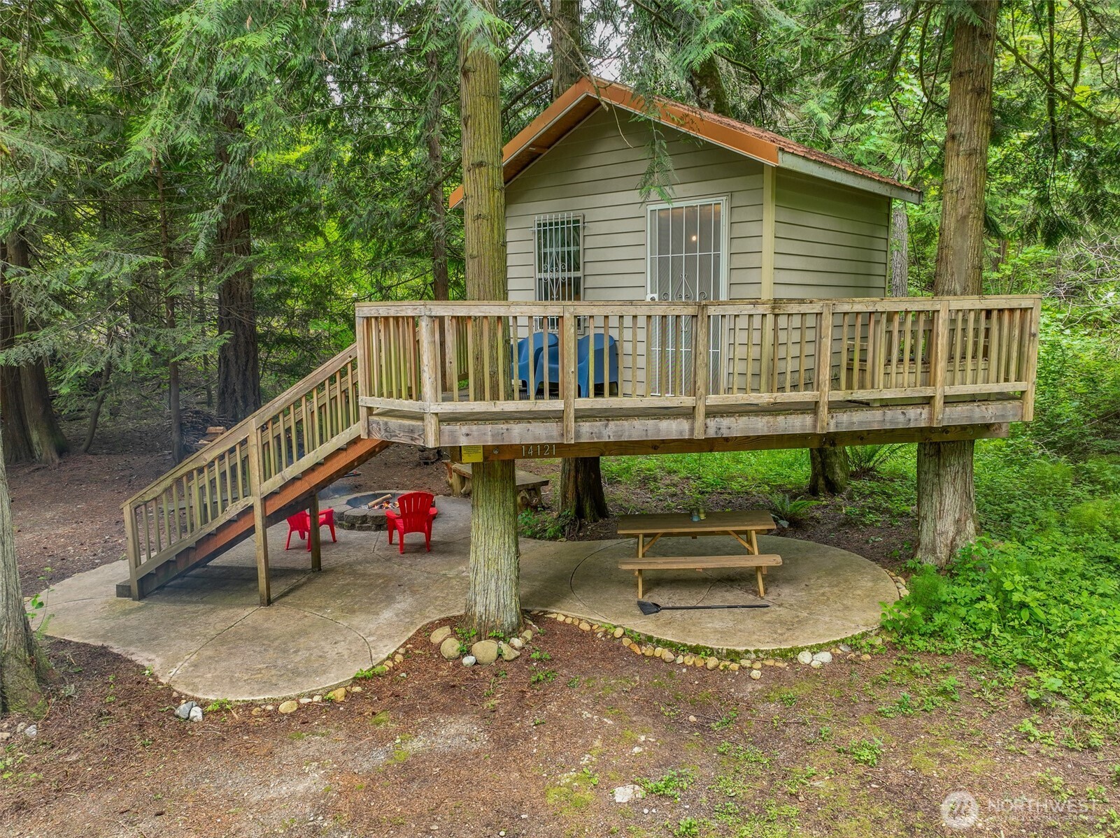 Land in Rainier 3