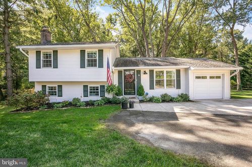 6111 Wilmington Dr, BURKE, VA, 22015-3825 | Card Image