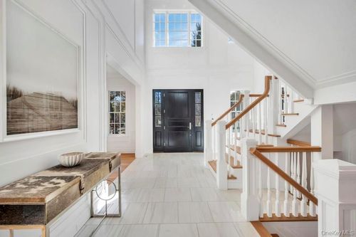 207 Mill Spring Rd, Manhasset, NY, 11030-3626 | Card Image