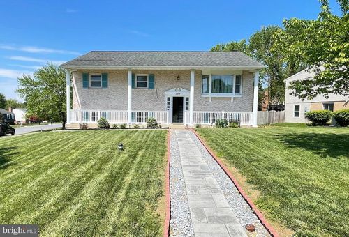 2209 Bob White Ln, LANCASTER, PA, 17601-2800 | Card Image