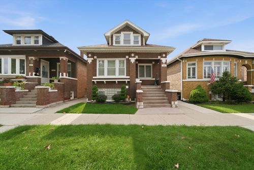 2240 Highland Ave, Berwyn, IL, 60402-2412 | Card Image