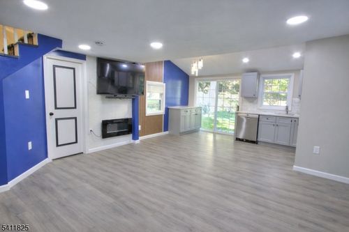 31 Station Rd, Denville, NJ, 07834-2466 | Card Image