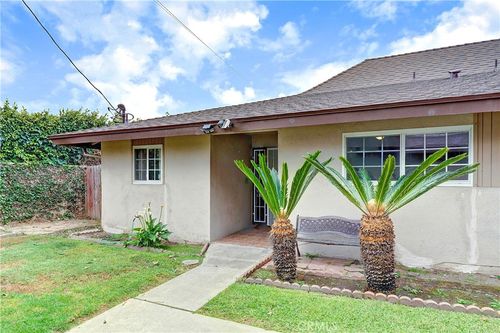 37-521 Lyon, Irvine, CA, 92604 | Card Image