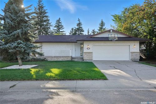4514 Mctavish St, Regina, SK, S4S3M8 | Card Image