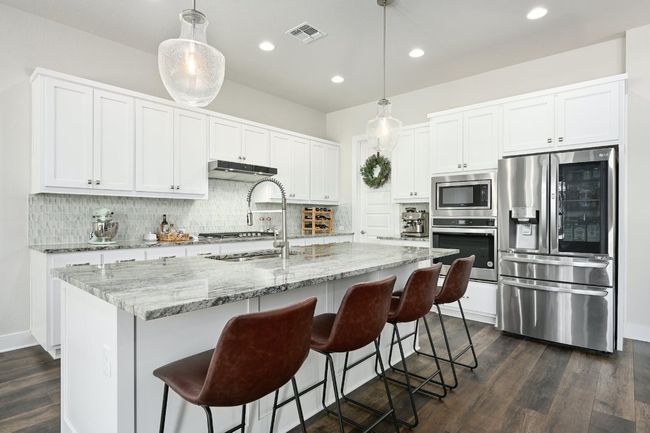 Perfect for entertaining and daily living. | Image 11