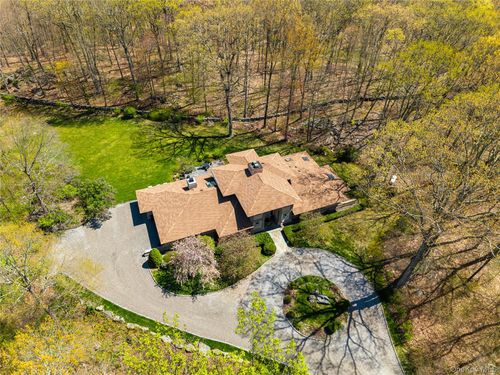 60 Old Aspetong Rd, Katonah, NY, 10536-3845 | Card Image