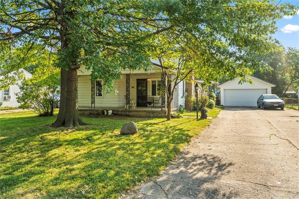 Andrew St, Middletown, OH 45044
