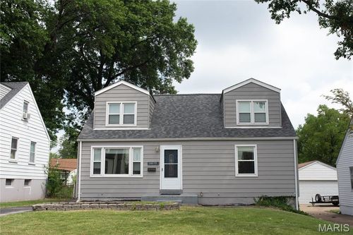 9833 Zykan Dr, Overland, MO, 63114-2544 | Card Image