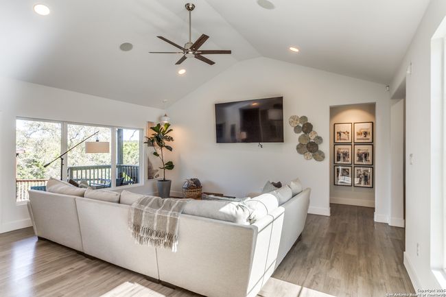 9050 Rebecca Creek Rd, House other with 3 bedrooms, 2 bathrooms and null parking in Spring Branch TX | Image 6