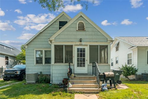 1073 G Ave, Cedar Rapids, IA, 52405-2622 | Card Image