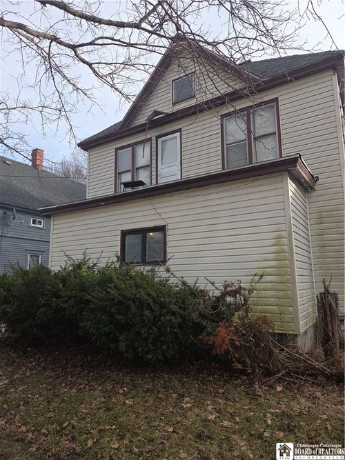 205 Palmer St, Jamestown, NY, 14701-6209 | Card Image