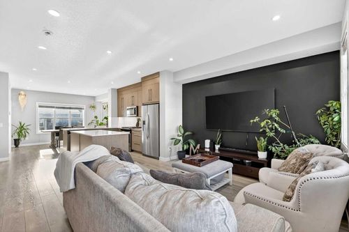 472 W Lakeview Dr, Chestermere, AB, T1X2A4 | Card Image