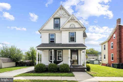 10 Broad St, CHRISTIANA, PA, 17509-1502 | Card Image