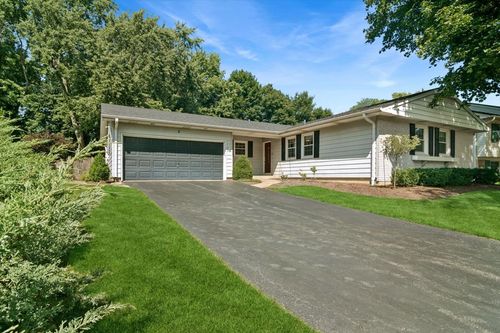 3 Whitehall Ct, Buffalo Grove, IL, 60089-1930 | Card Image