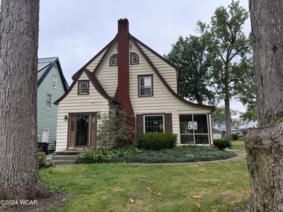 1521 Oakland Parkway, House other with 3 bedrooms, 1 bathrooms and null parking in Lima OH | Image 1