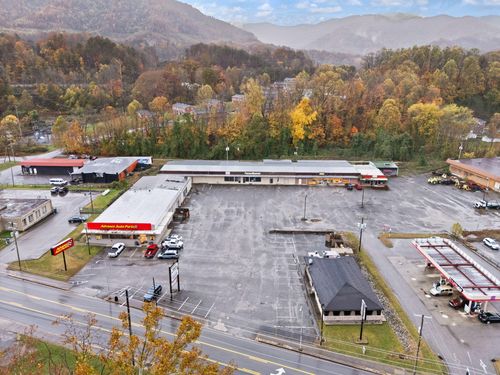 1310 E Main St, Cumberland, KY, 40823-1722 | Card Image