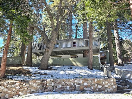 738 W Victoria Ct, Lake Arrowhead, CA, 92352 | Card Image