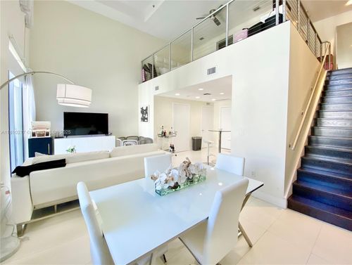 apt-801-1060 Brickell Ave, Miami, FL, 33131-3968 | Card Image